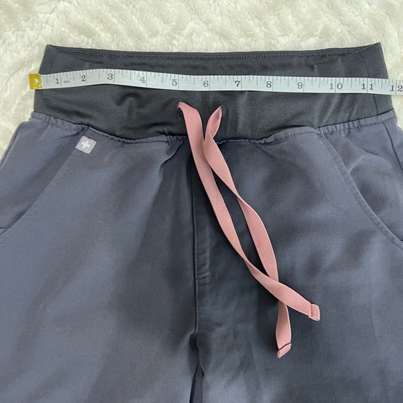 FIGS Technical Collection Gray Jogger Scrub Pants XS EUC - Picture 8 of 10